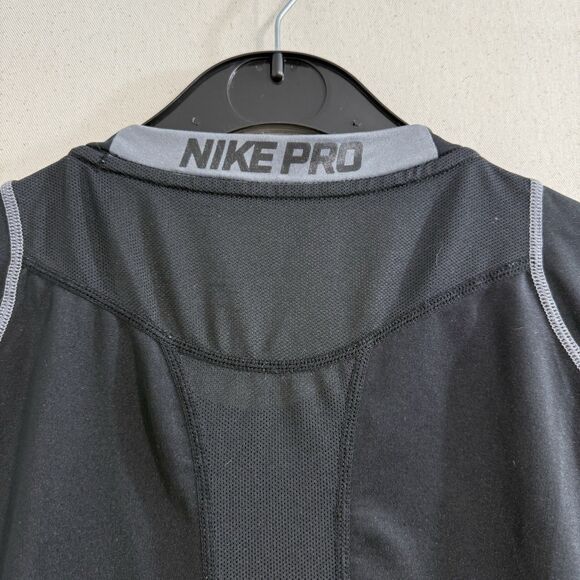 Men's Nike Dri Fit Tank Top Athletic Shirt Size Medium Black Fitted - Picture 10 of 11